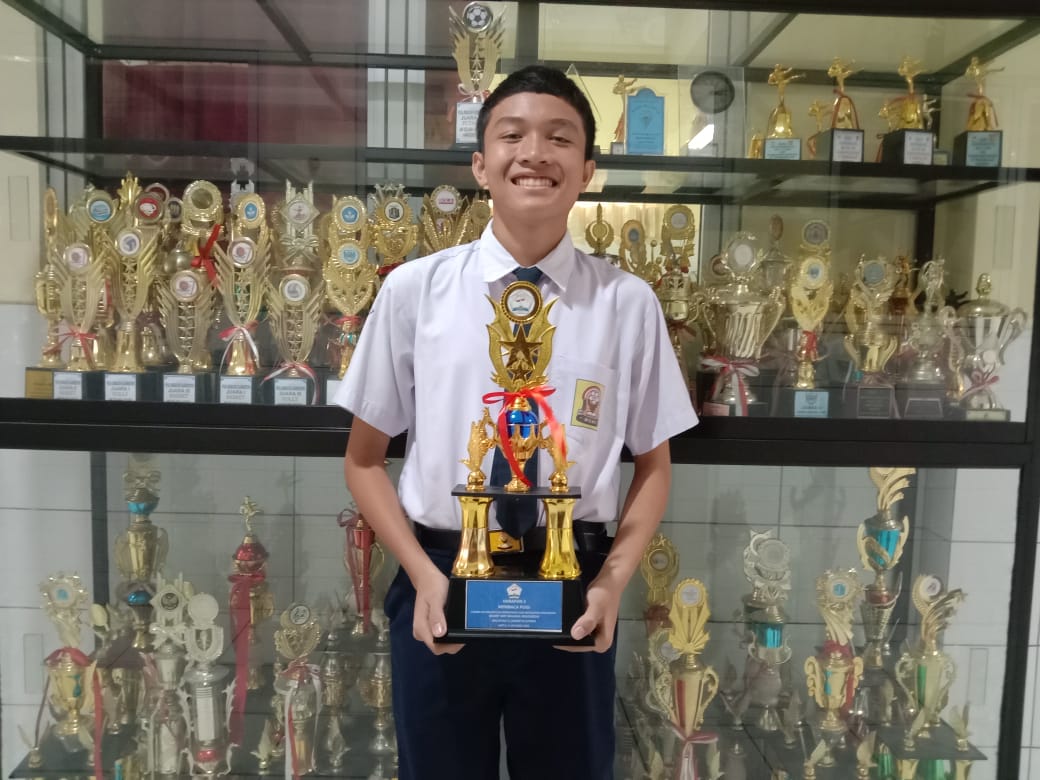 JUARA HARAPAN III MEMBACA PUISI PADA LOMBA KETERAMPILAN BERBAHASA & BERSASTRA INDONESIA JUARA HARAPAN III MEMBACA PUISI PADA LOMBA KETERAMPILAN BERBAHASA & BERSASTRA INDONESIA