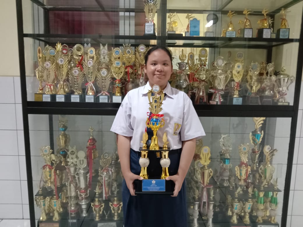 JUARA 1 MENULIS KOMIK PADA LOMBA KETERAMPILAN BERBAHASA & BERSASTRA INDONESIA JUARA 1 MENULIS KOMIK PADA LOMBA KETERAMPILAN BERBAHASA & BERSASTRA INDONESIA