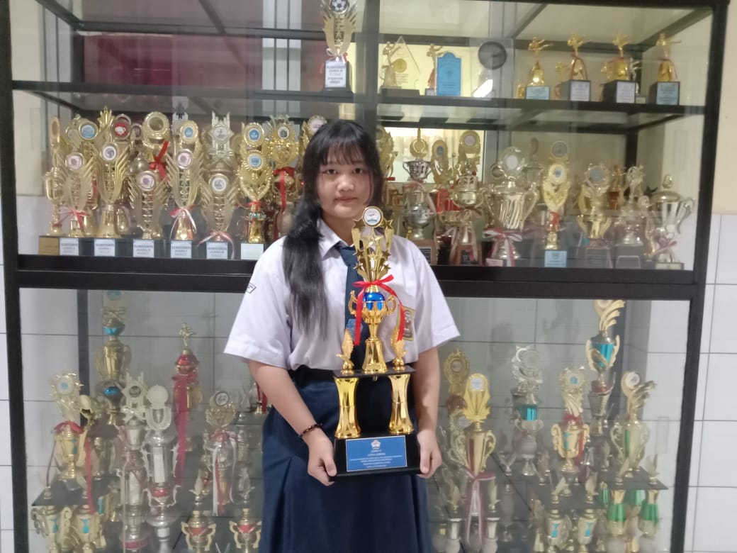 JUARA 3 MENULIS CERPEN PADA LOMBA KETERAMPILAN BERBAHASA & BERSASTRA INDONESIA JUARA 3 MENULIS CERPEN PADA LOMBA KETERAMPILAN BERBAHASA & BERSASTRA INDONESIA
